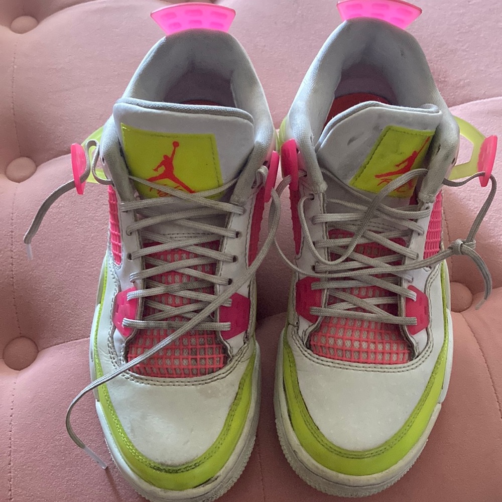 Cute preppy Jordan 4’s